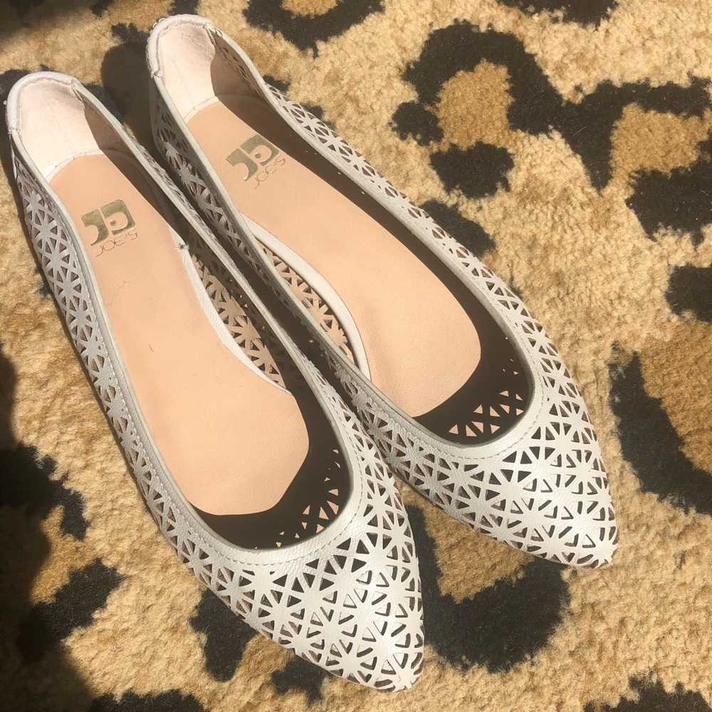 Size 6 Joe’s Grey Flats